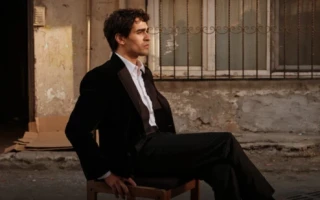 Mert Ramazan Demir'in Oynadığı Delikanlı Dizisi: İntikam, Aşk ve İstanbul'un Sokakları