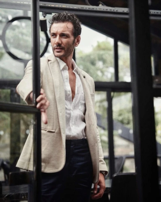 Oğuzhan Şener Kanal D Daha 17 Dizisi Oğuz Hoca Karakteri